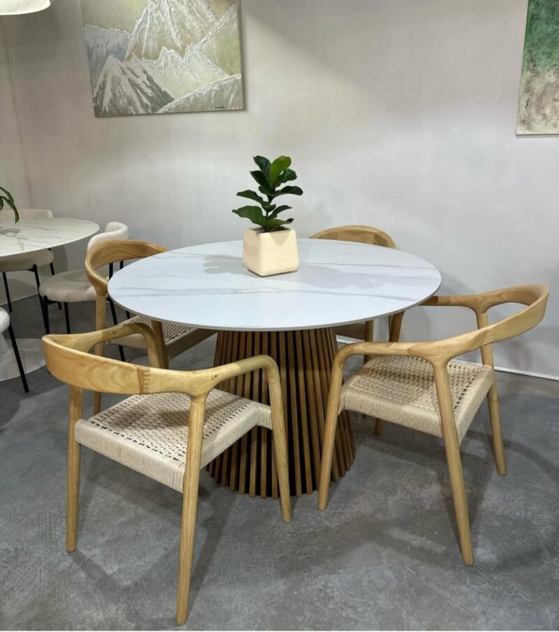 Mesa Redonda 120 cm – Tapa Símil Mármol Blanco y Base Estriada de Madera - Imagen 2