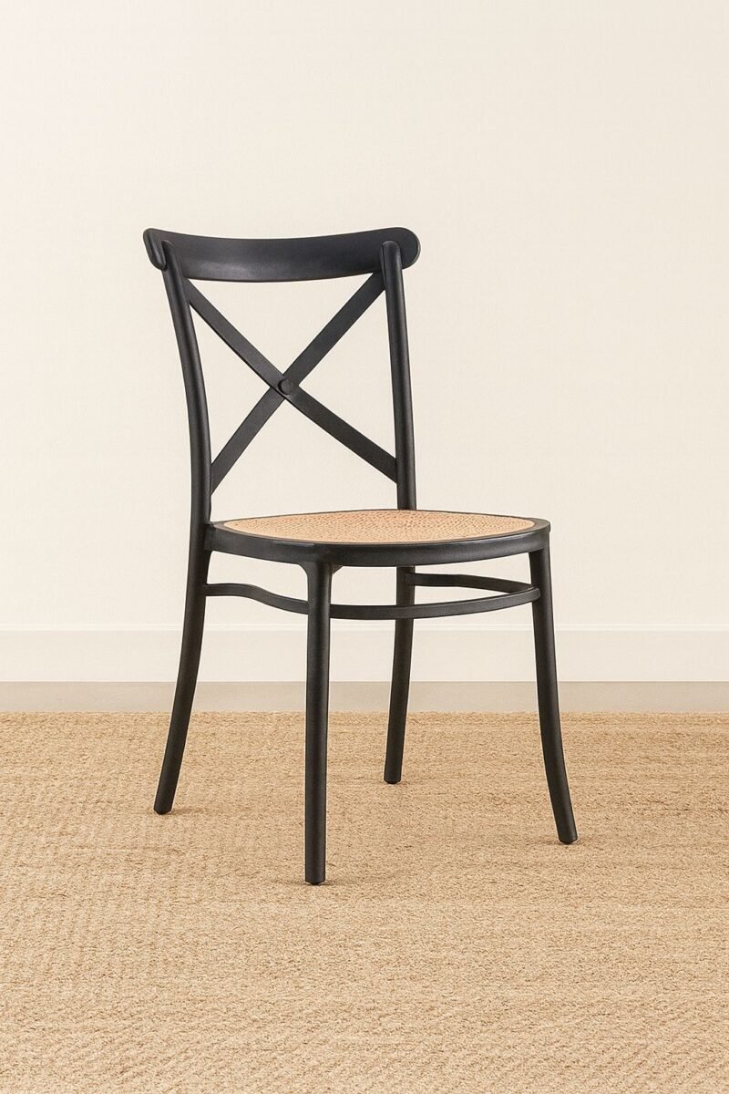 Silla cross prolipopileno negro y ratan